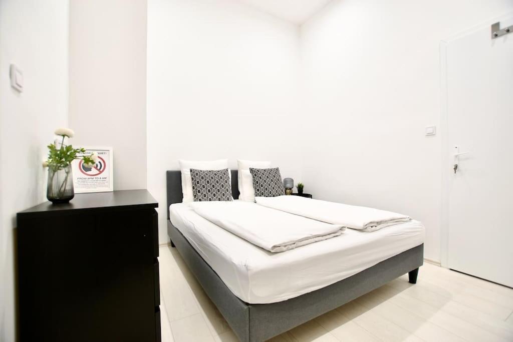 Standard Apartment By Hi5-St. King Mini Studio Budapest Eksteriør bilde
