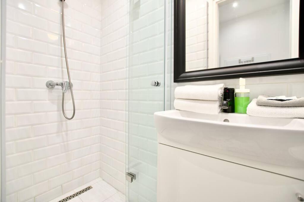 Standard Apartment By Hi5-St. King Mini Studio Budapest Eksteriør bilde
